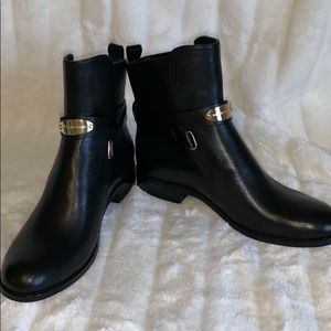 NWOB new Michael Kors Arley ankle boots size 7.5